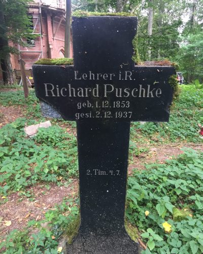 Grab-Lehrer-i.R.-Richard-Puschke-1.12.1853-2.12.19371-scaled
